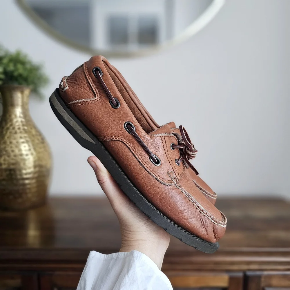 Clarks Brown Leather Boat Shoes Men’s 9M Classic Moc Toe Loafers